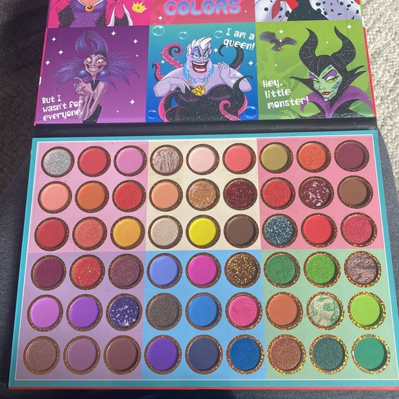 54 Pan Disney Villains Eyeshadow Palette - Picture 4 of 4